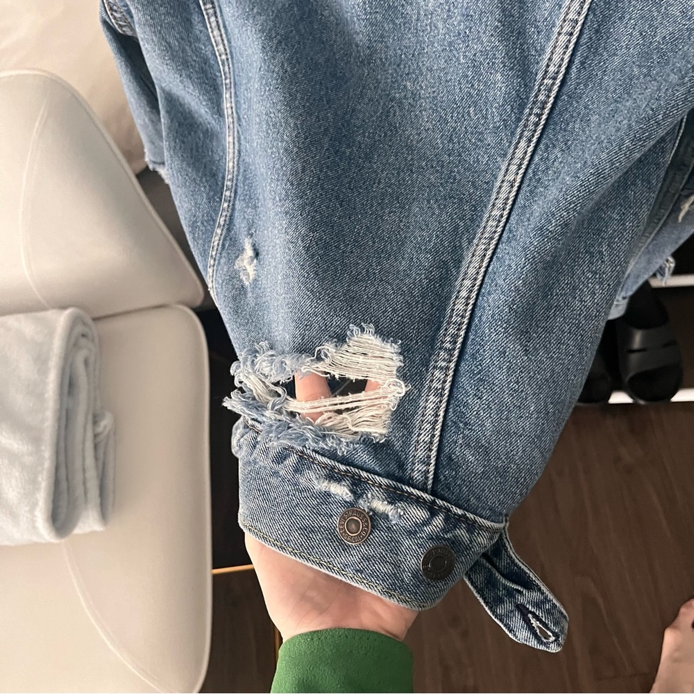 brand new Levi's boyfriend medium wash denim jean jacket - Picture 7 of 8